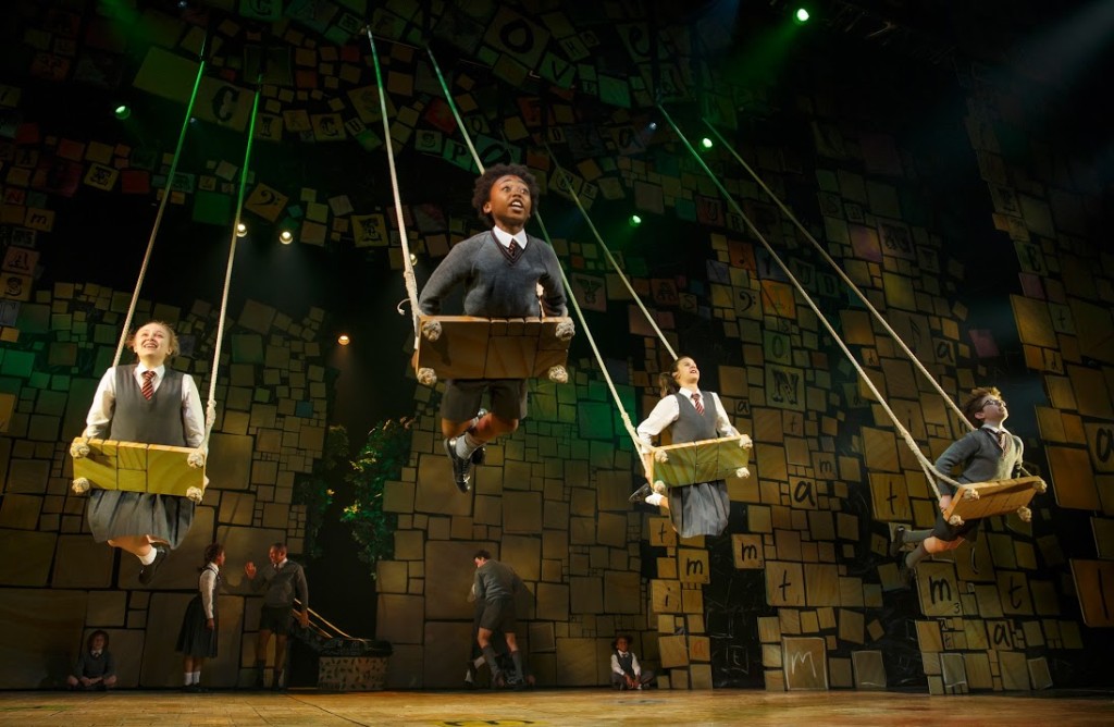 Review “Matilda The Musical” (Broadway In Chicago): Extraordinary!