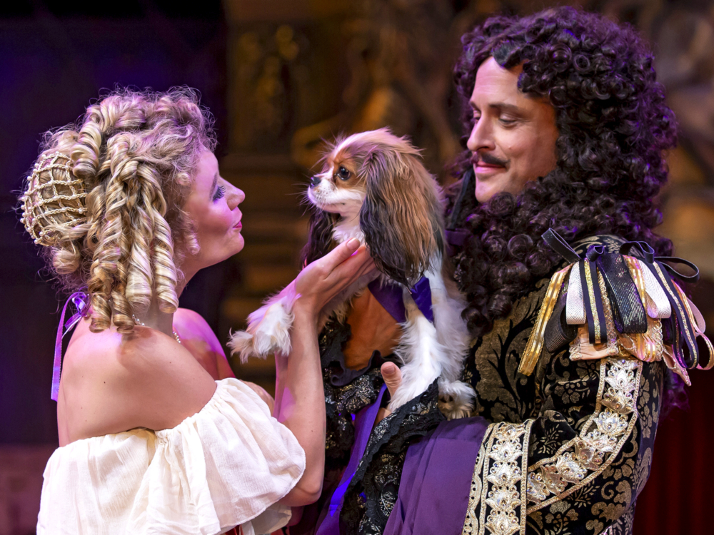 Review “Nell Gwynn” (Chicago Shakespeare Theater): Timely, Inspiring and Pure Entertainment!