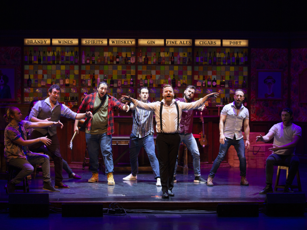 Review “The Choir of Man” (Broadway in Chicago): Dynamic Craic!