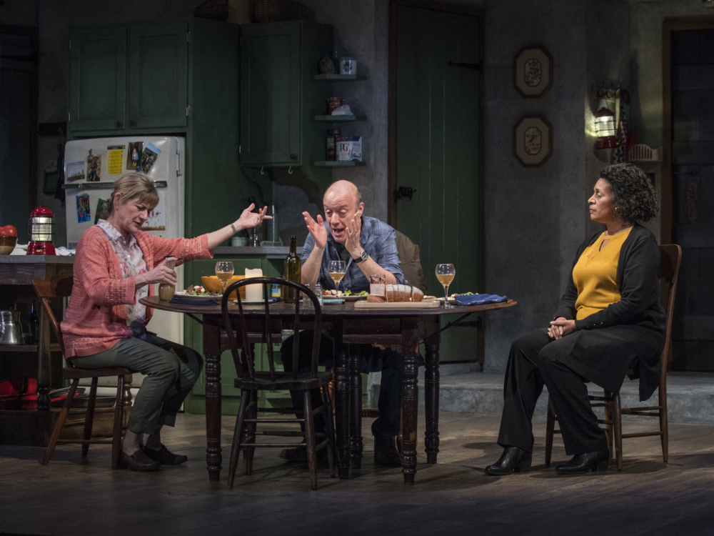 Review “The Children” (Steppenwolf Theatre): Intriguing Story, Nonchalance Storytelling