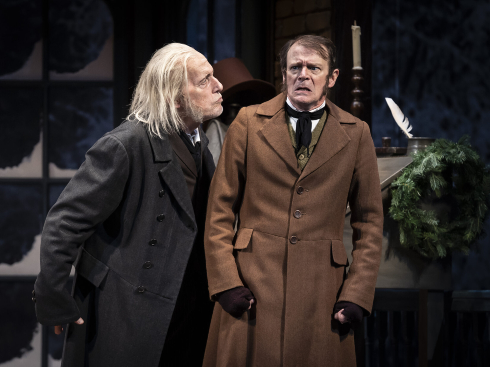 Review “Christmas Carol” (Goodman Theatre): Merriment to Lift Our Spirits!