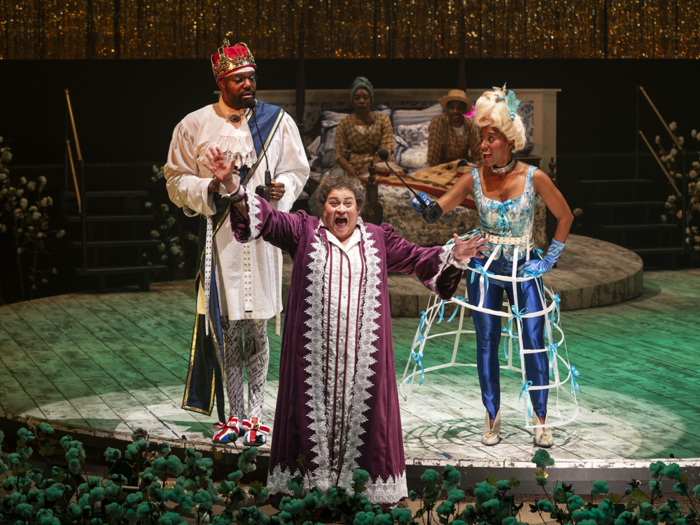 Review “The Most Spectacularly Lamentable Trial of Miz Martha Washington” (Steppenwolf Theatre): Verdict is in… Must See!