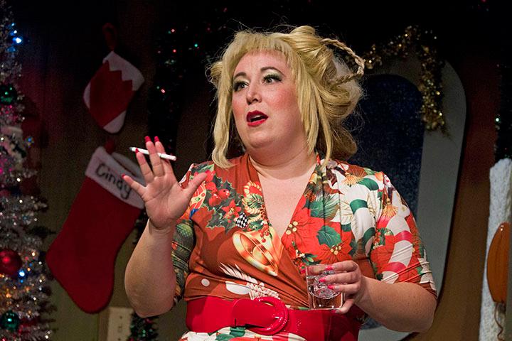 Review “Who’s Holiday” (Theater Wit): Cindy Lou Who Unplugged and Twisted