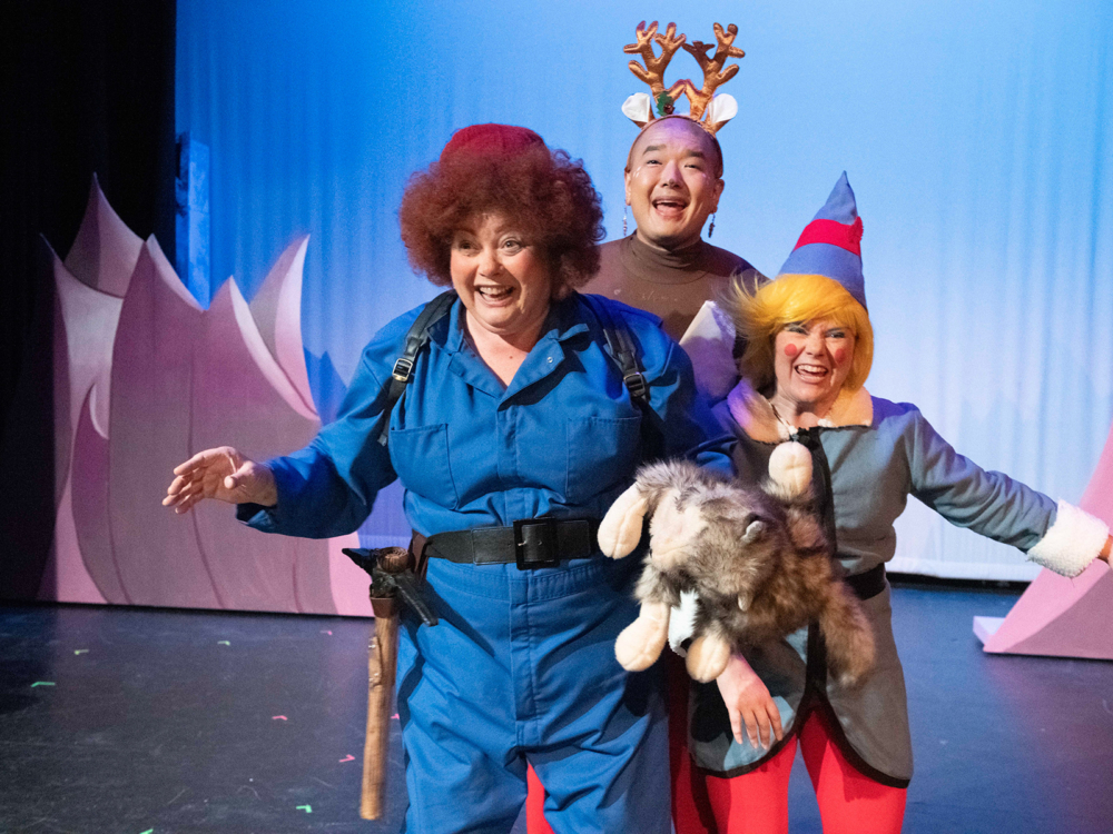 Review “Rudolph the Red-Hosed Reindeer” (Hell in a Handbag):  Raunchy and Fun Holiday Tradition