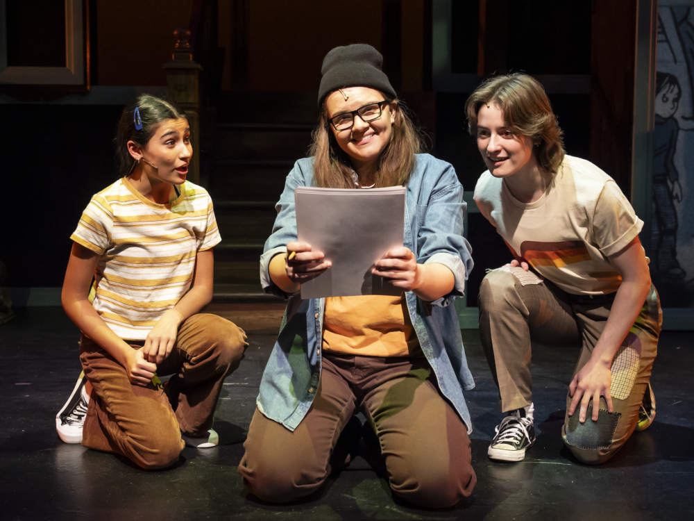 Review “Fun Home” (Broadway in Chicago): Poignantly Captivating!