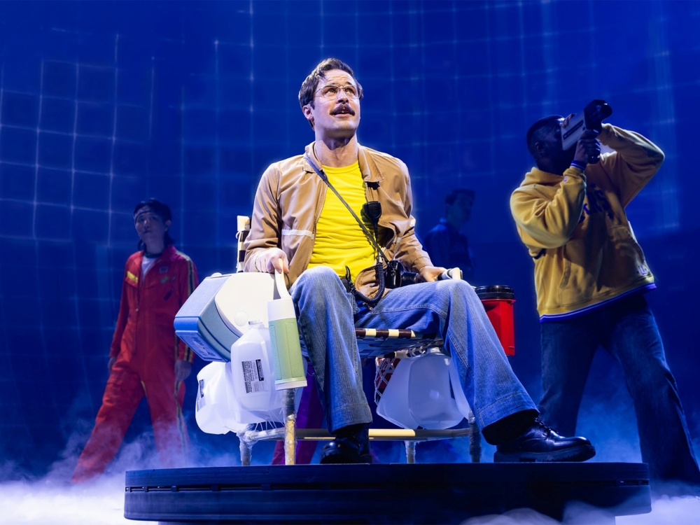 Review “42 Balloons” (Chicago Shakespeare Theater): Quirky and UPLIFTING!