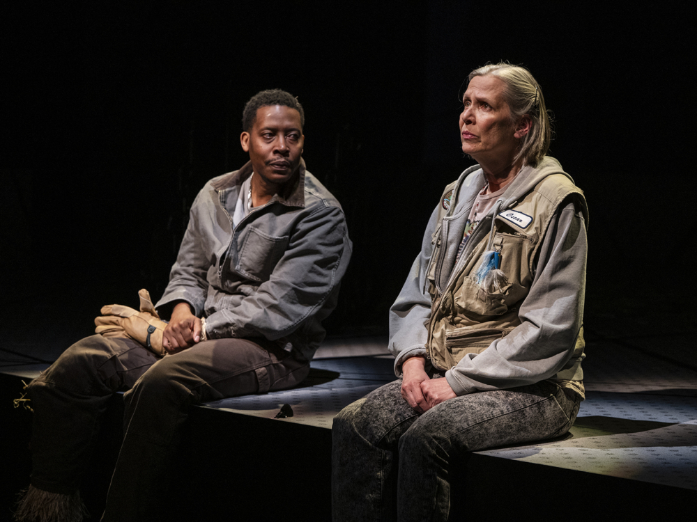 Review “You Will Get Sick” (Steppenwolf Theatre): Bemusing!