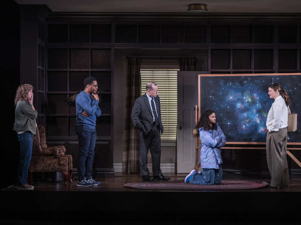 Review “Mr. Wolf” (Steppenwolf Theatre): Engaging Theatrical Storytelling!