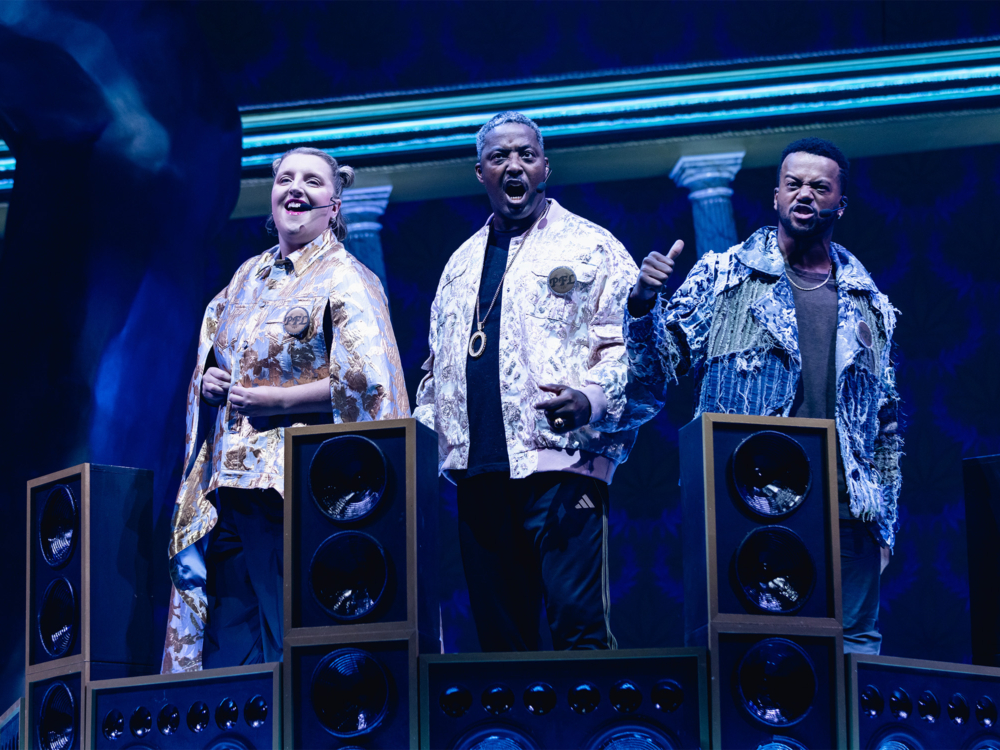 Review “Rome Sweet Rome” (Chicago Shakespeare Theater): Fast, Furious and Hilarious!