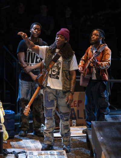 Review “Windfall” (Steppenwolf Theatre): This Windfall is Substantial!