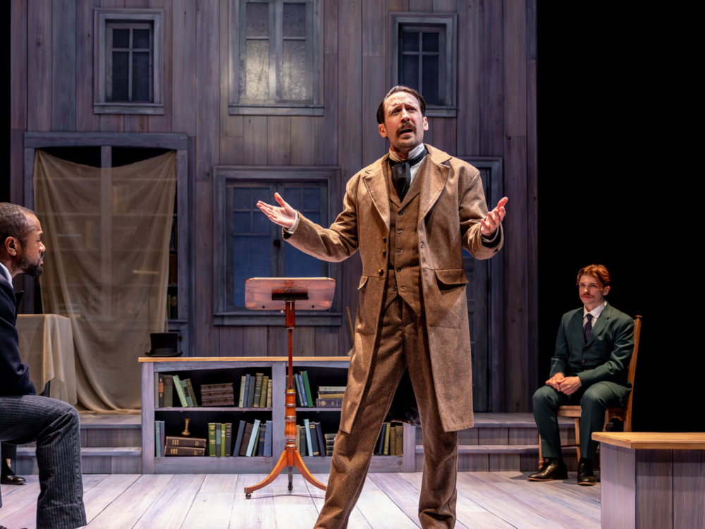 Review “An Enemy of the People” (Timeline Theatre): A Winner in Uptown!