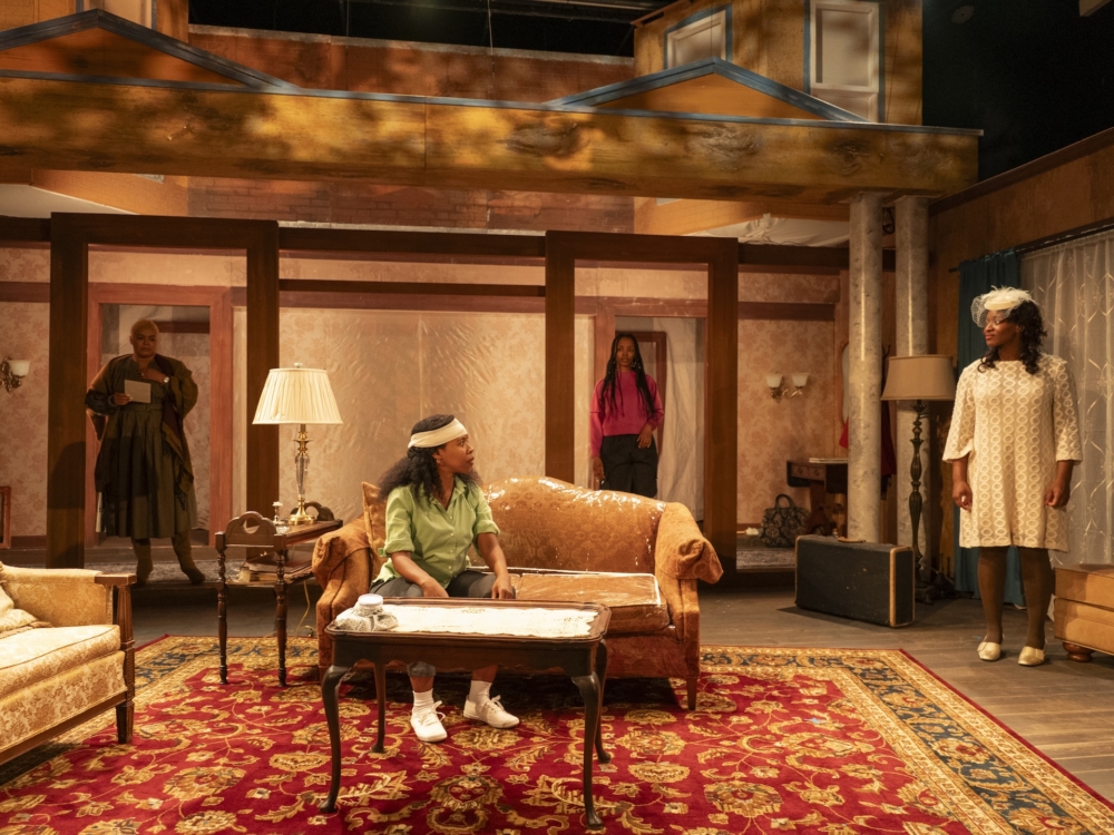 Review “Mud Row” (Remy Bumppo Theatre): Generational Saga Unites and Divides